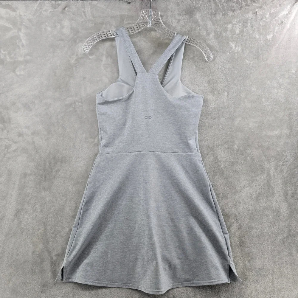 Alo Women S Airbrush Real Dress Gray Heathered V-Neck Racerback Built-in Shorts